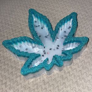 Handmade resin epoxy 420 Leaf ashtray